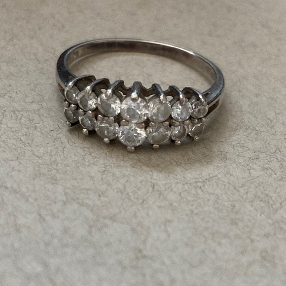 Silver ring - Picture 2 of 3
